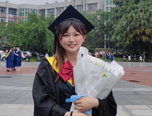 【化环学院-环境工程2018级卓越班-袁江钰】四川轻化工大学2022届毕业生座谈会学生代表生活照.jpg 【化环学院-环境工程2018级卓越班-袁江钰】四川轻化工大学2022届毕业生座谈会学生代表生活照.jpg
