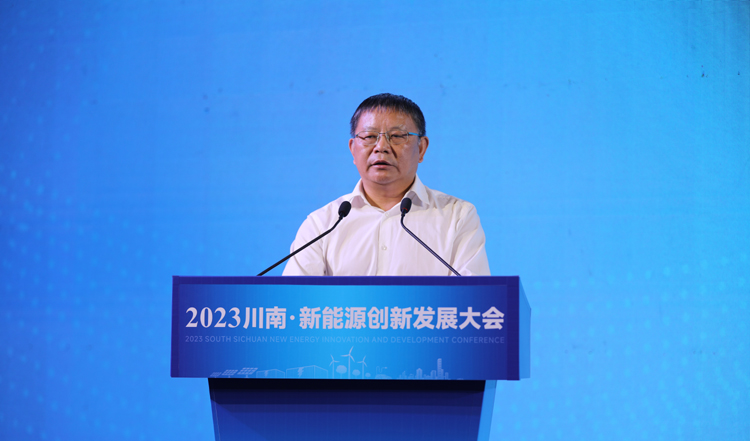 王洪辉书记.JPG