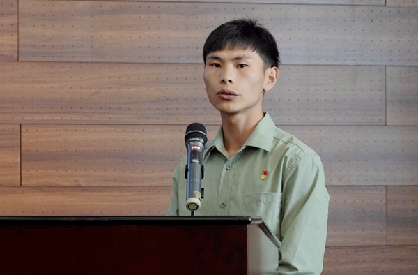 李彬彬_副本.jpg