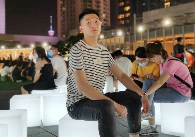 化学工程学院-李伟.jpg