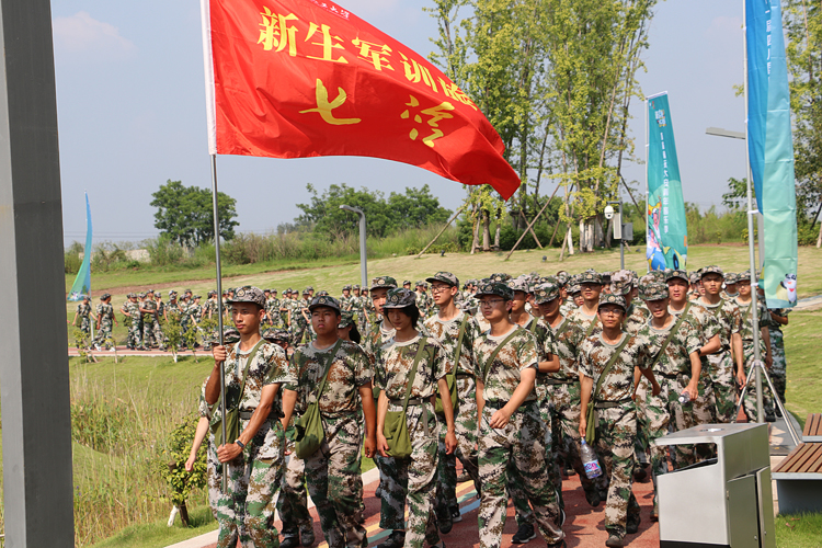 9月4号拉练-王一帆摄 (2).jpg