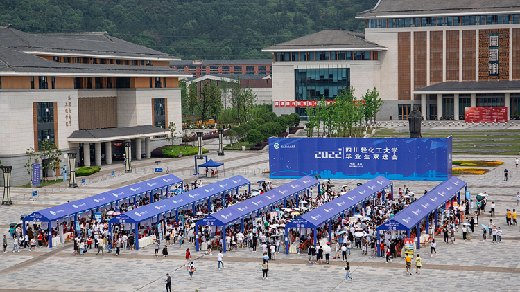XCB_8585.jpg XCB_8585.jpg