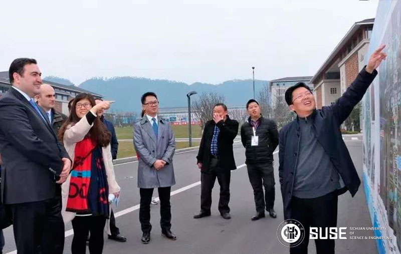 阿塞拜疆驻华大使一行来我校参观访问2.jpg
