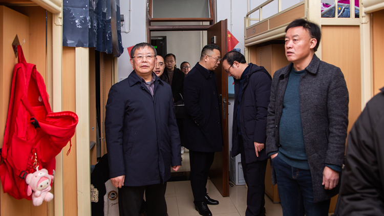 XCB_9620.jpg XCB_9620.jpg