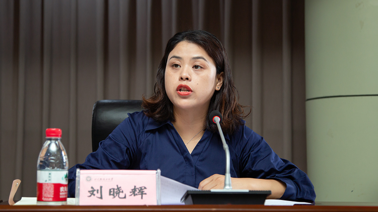 XCB_3810.jpg XCB_3810.jpg