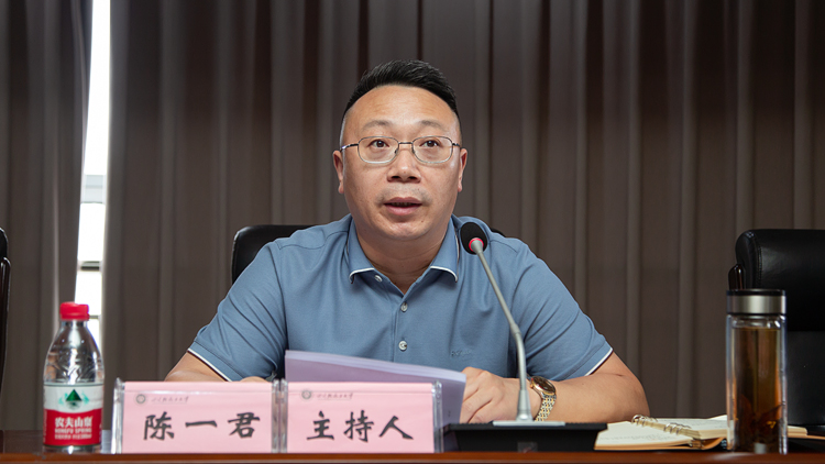 XCB_3791.jpg XCB_3791.jpg