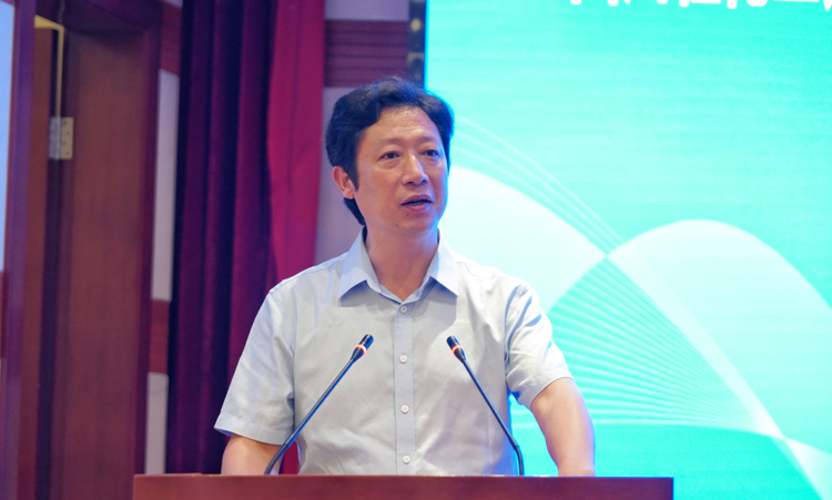 罗惠波副校长致辞.jpg
