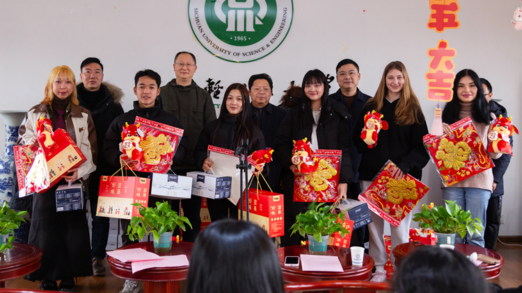 XCB_1417.jpg XCB_1417.jpg