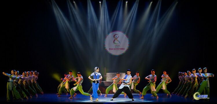 6参加全国第五届大学生艺术展.jpg 6参加全国第五届大学生艺术展.jpg