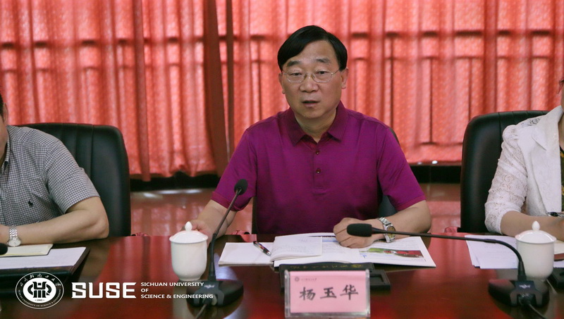 成都大学副校长杨玉华一行莅校考察2.jpg 成都大学副校长杨玉华一行莅校考察2.jpg