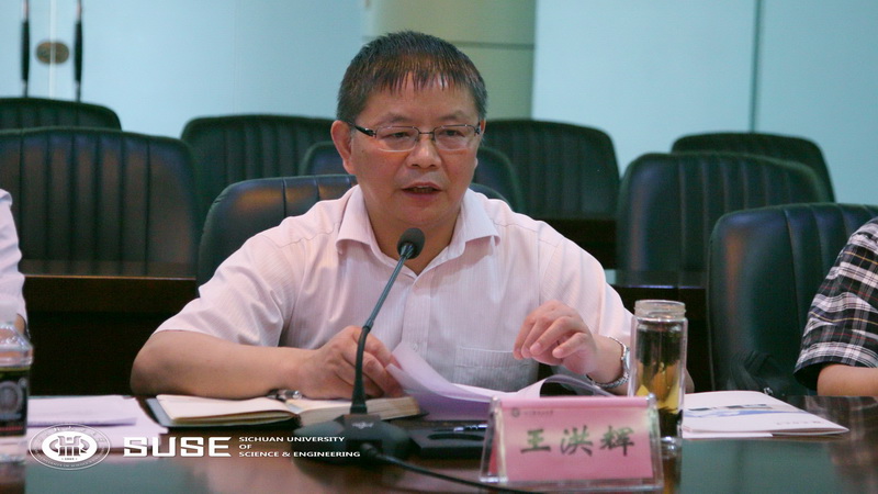 成都大学副校长杨玉华一行莅校考察1.jpg 成都大学副校长杨玉华一行莅校考察1.jpg