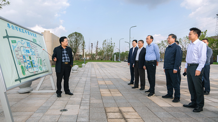 XCB_3116.jpg XCB_3116.jpg