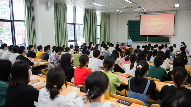 XCB_8802.jpg XCB_8802.jpg