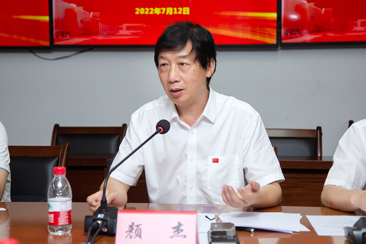 XCB_6131.jpg XCB_6131.jpg