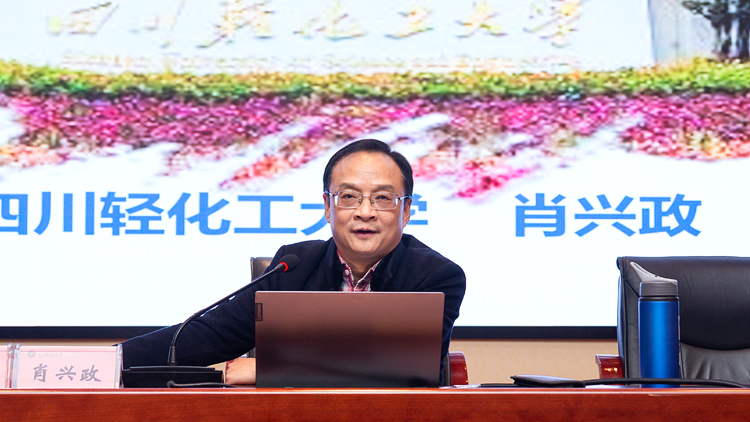 XCB_7061.jpg XCB_7061.jpg