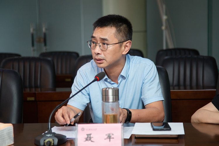 XCB_3930.jpg XCB_3930.jpg