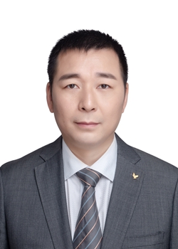 黄治国-寸照-2019.jpg