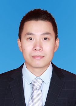 李玉龙+化环学院.jpg