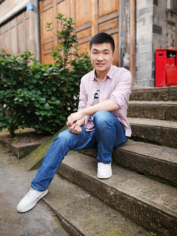 唐鑫柯.jpg