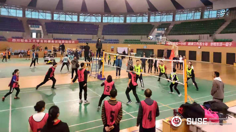 学校举行全民健身运动10.jpg