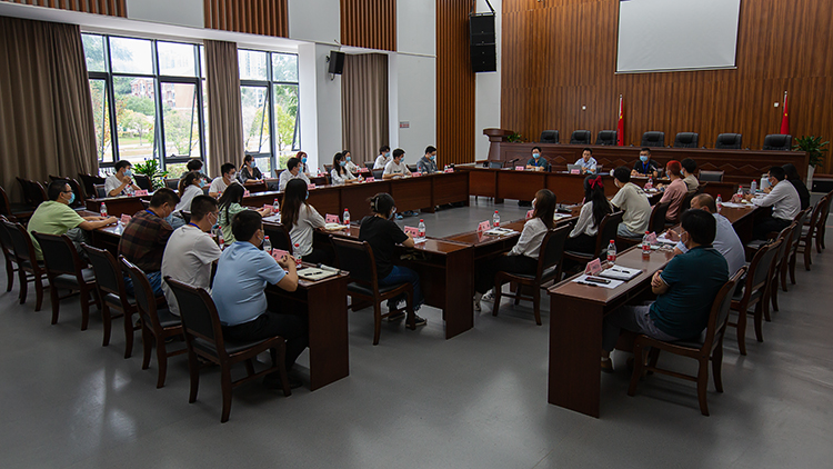 XCB_9206.jpg XCB_9206.jpg