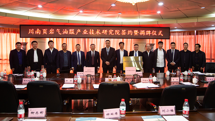 XCB_5340.jpg XCB_5340.jpg