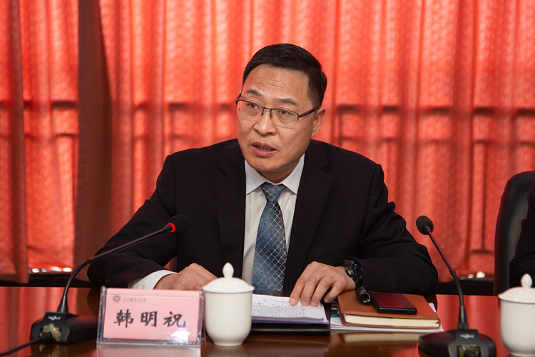 XCB_5367.jpg XCB_5367.jpg