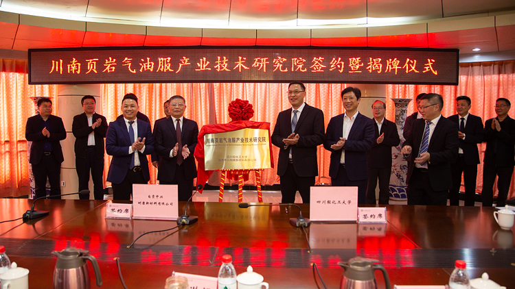 XCB_5326.jpg XCB_5326.jpg