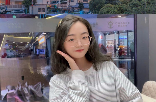 外语学院万黄梅.jpg 外语学院万黄梅.jpg
