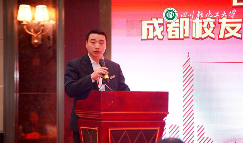 罗小刚.jpg